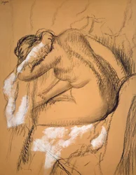 Vrouw die zichzelf droogt